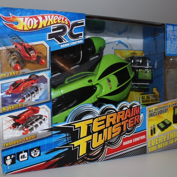 Hot Wheels RC Terrain Twister Radio Control Green Rechargeable Battery NEW